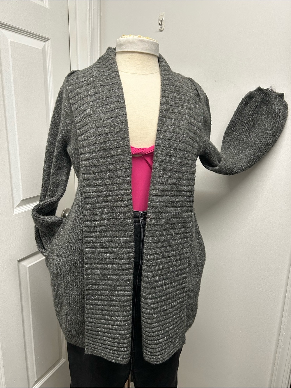 Hinge Cozy Open-Front Gray Ribbed Cardigan Sweater with puff sleeves